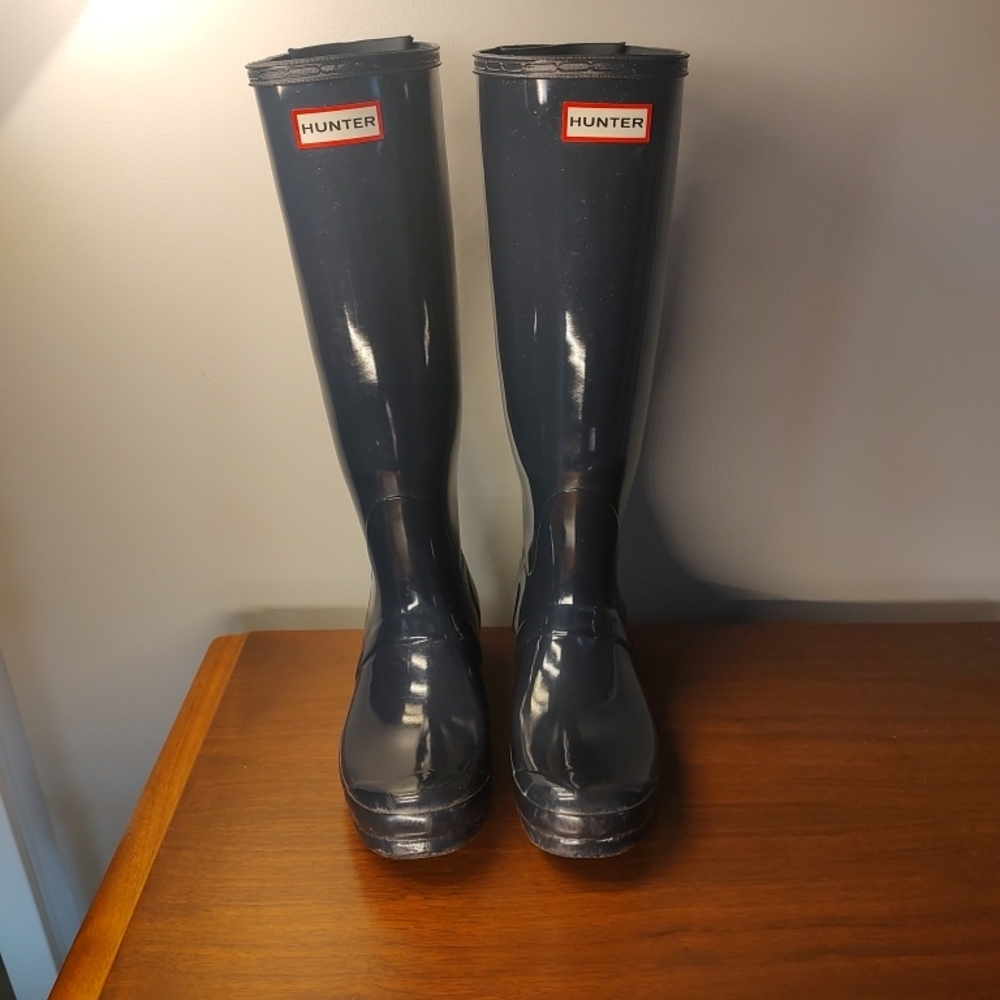Hunter Original Tall Women's Coop Barn Rain Boots Navy Blue W8 GUC!